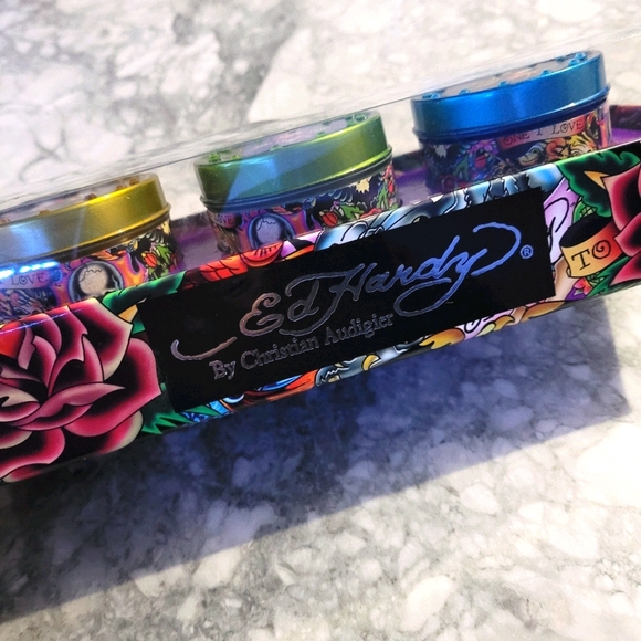 Ed Hardy Collectors Set - Picture 5 of 7